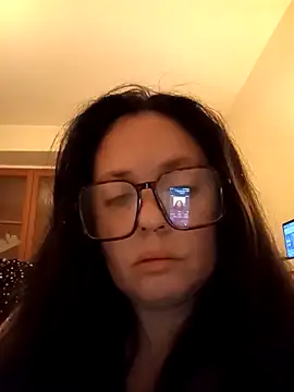 Snapshot of EdgedSleeve chatting on 03.10.26 EdgedSleeve online show from 03.10.26