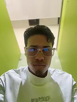 Latin Paisa Boy online show from 08.01.26