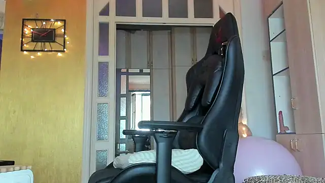 Snapshot of VeronikaDream chatting on 07.20.26 VeronikaDream online show from 07.20.26