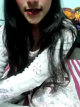 Snapshot of Yours-Zeenat chatting on 01.11.26 Yours-Zeenat online show from 01.11.26