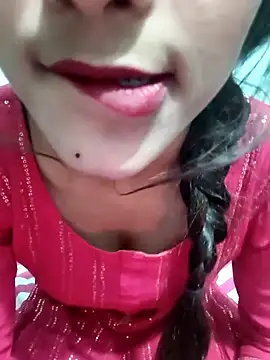 Snapshot of Yours-Zeenat chatting on 01.13.26 Yours-Zeenat online show from 01.13.26