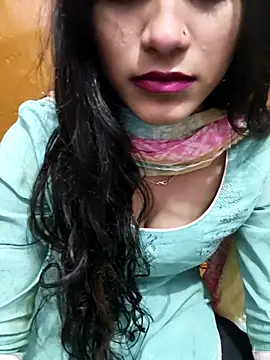 Snapshot of Yours-Zeenat chatting on 03.02.26 Yours-Zeenat online show from 03.02.26