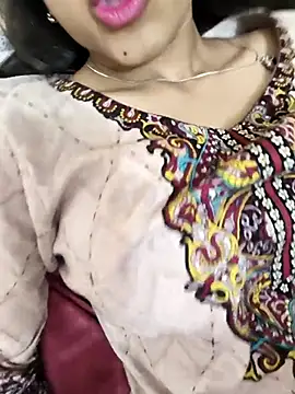 Yours-Zeenat online show from 04.25.26