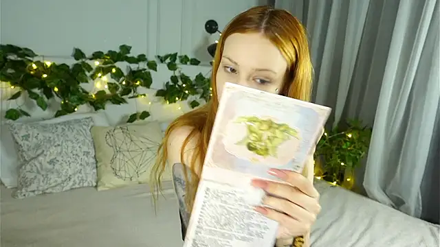 Zoe  Page online show from 03.14.26