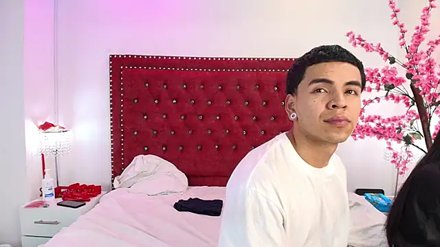 Snapshot of Jaden_and_sofia chatting on 05.17.26 Jaden and sofia online show from 05.17.26