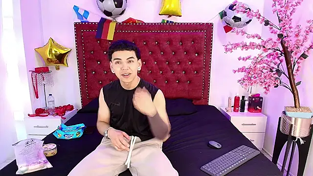 Jaden and sofia online show from 07.18.26