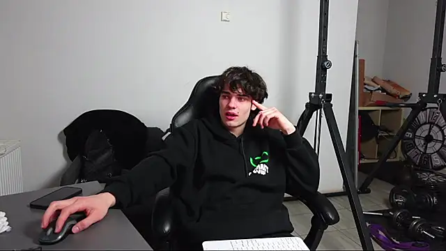 Snapshot of Daniel_Shawnn chatting on 01.05.26 Daniel Shawnn online show from 01.05.26