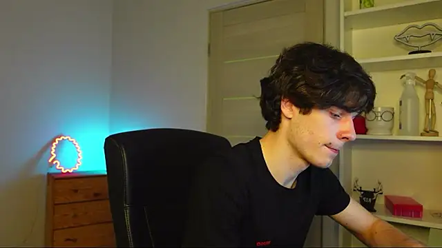 Snapshot of Daniel_Shawnn chatting on 02.28.26 Daniel Shawnn online show from 02.28.26