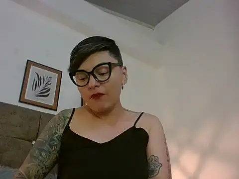 kat paradise online show from 04.25.26