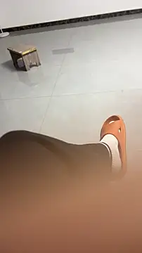 Snapshot of mo-mo-69 chatting on 04.12.26 mo-mo-69 online show from 04.12.26