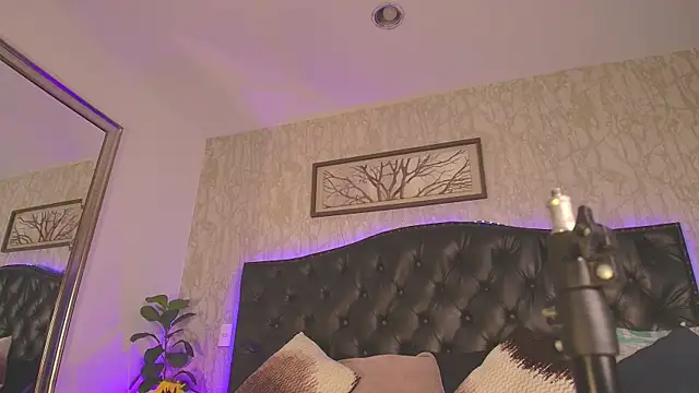 Chloe Connor online show from 01.09.26