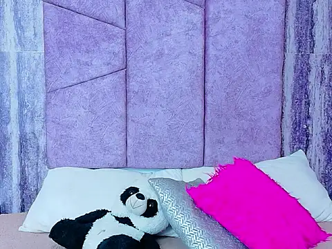 Snapshot of AlahiaEvansz chatting on 02.19.26 AlahiaEvansz online show from 02.19.26