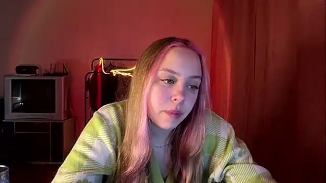 Snapshot of ZoraDearmon chatting on 02.13.26 ZoraDearmon online show from 02.13.26