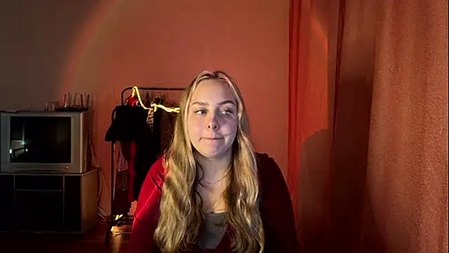 Snapshot of ZoraDearmon chatting on 03.03.26 ZoraDearmon online show from 03.03.26