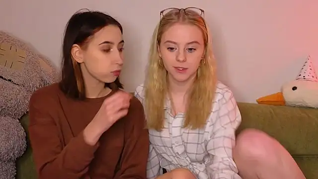 Snapshot of Mimipaws chatting on 01.11.26 Mimipaws online show from 01.11.26