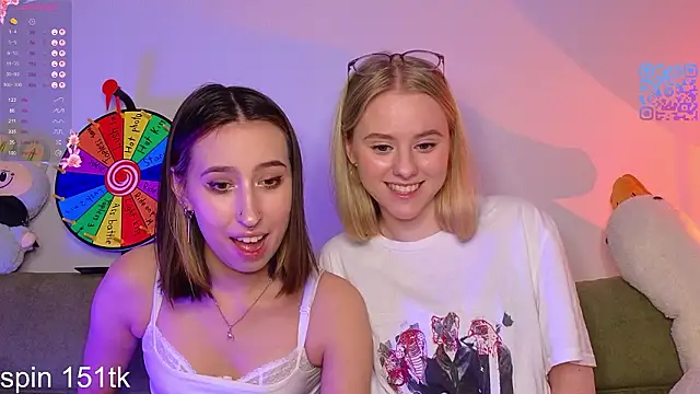 Snapshot of Mimipaws chatting on 02.18.26 Mimipaws online show from 02.18.26