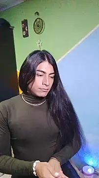 Snapshot of Selena_Nova chatting on 05.19.26 Selena Nova online show from 05.19.26