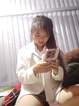 Snapshot of _Bong_02 chatting on 04.18.26 Bong 02 online show from 04.18.26