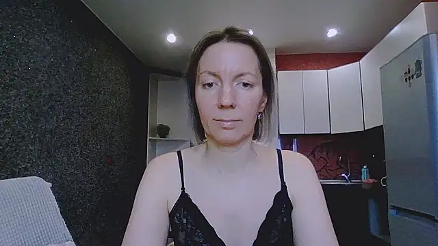 Amanda Luxe online show from 02.20.26