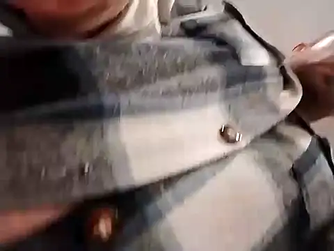 Snapshot of Oilkong2022 chatting on 04.06.26 Oilkong2022 online show from 04.06.26