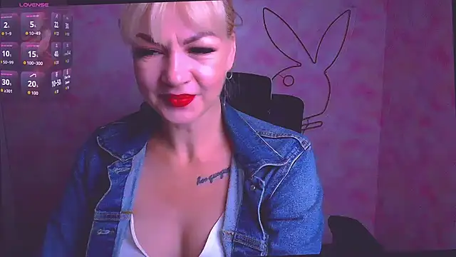 Snapshot of Madonna_Fire chatting on 06.19.26 Madonna Fire online show from 06.19.26