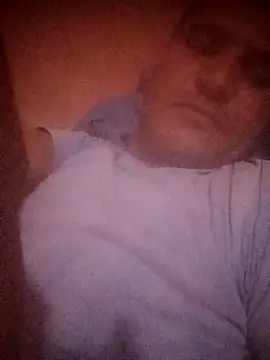 Snapshot of Yassine_1985 chatting on 07.25.26 Yassine 1985 online show from 07.25.26