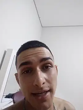 Snapshot of Fefe2805 chatting on 03.13.26 Fefe2805 online show from 03.13.26