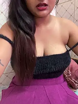 Snapshot of Curvy_Anaya chatting on 03.10.26 Curvy Anaya online show from 03.10.26