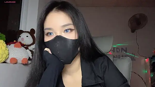 Tieu-May online show from 06.12.26