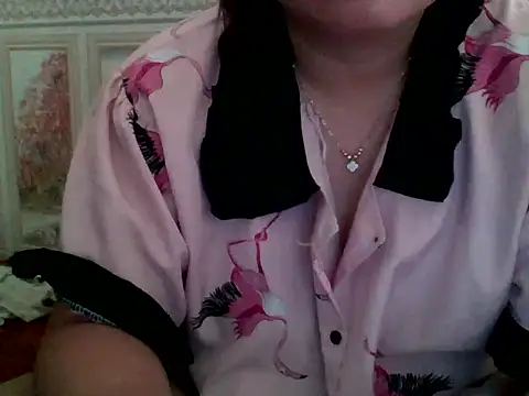 Sarah no land online show from 06.14.26