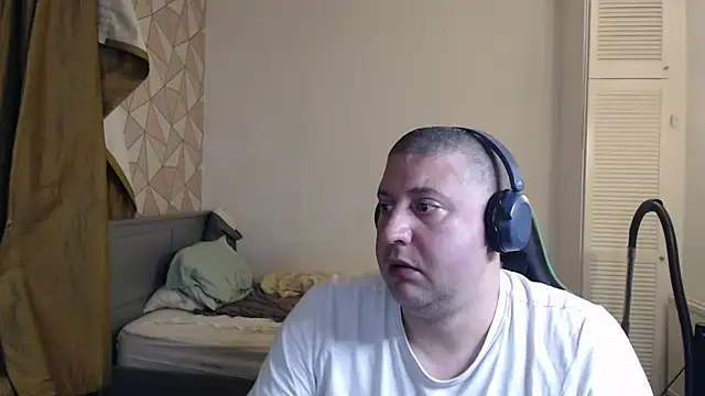 Snapshot of thetalldude265 chatting on 01.12.26 thetalldude265 online show from 01.12.26