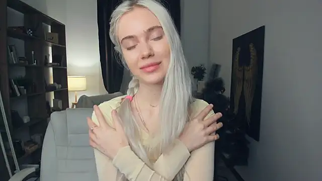 KristalCrowner online show from 01.16.26