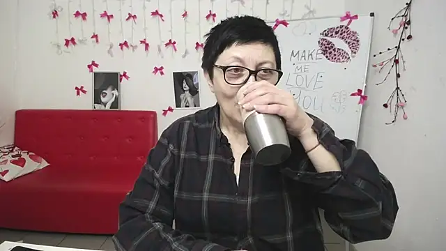 EmilyL0ve online show from 02.24.26