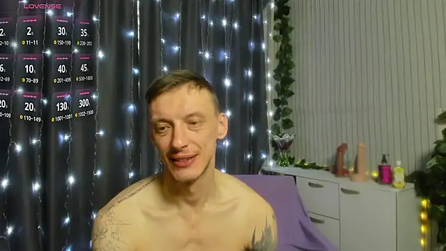 Snapshot of Jamie_Inked chatting on 03.09.26 Jamie Inked online show from 03.09.26