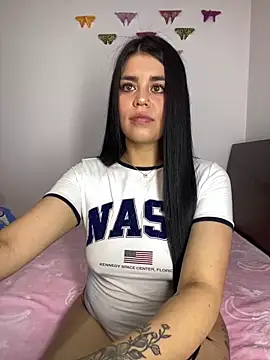 Snapshot of sophyy_white chatting on 02.11.26 sophyy white online show from 02.11.26