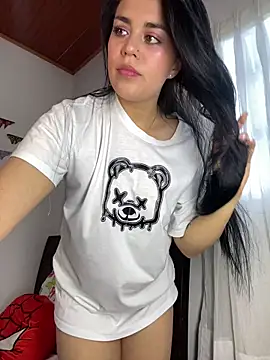 Snapshot of sophyy_white chatting on 03.14.26 sophyy white online show from 03.14.26