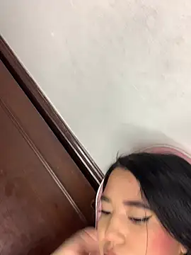 Snapshot of DulcePiink chatting on 02.21.26 DulcePiink online show from 02.21.26