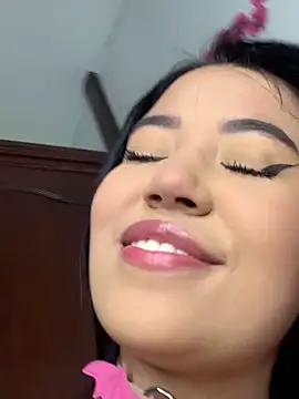 Snapshot of DulcePiink chatting on 03.04.26 DulcePiink online show from 03.04.26