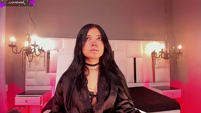 Snapshot of MAGIC_ISIS_ chatting on 03.04.26 MAGIC ISIS online show from 03.04.26