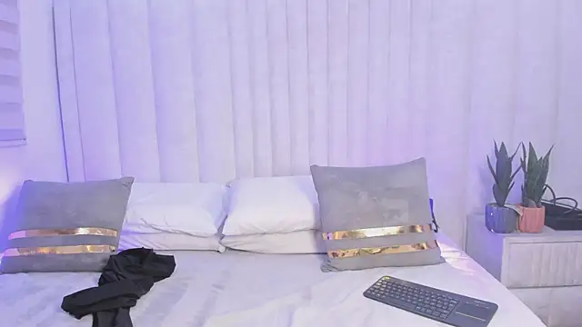 nicol moons online show from 02.13.26