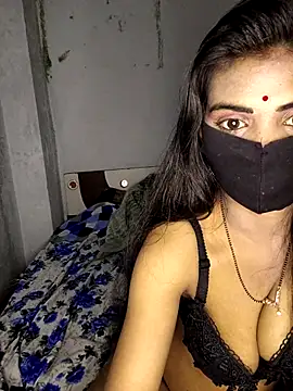 Snapshot of rani_coupleee chatting on 02.14.26 rani coupleee online show from 02.14.26