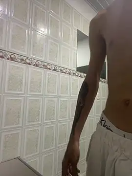 Snapshot of LosGansterBoys chatting on 04.01.26 LosGansterBoys online show from 04.01.26