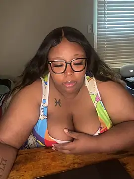 Chocolatebunnyxx96 online show from 03.25.26