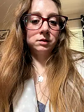 Snapshot of Elenore_hoesevelt chatting on 01.07.26 Elenore hoesevelt online show from 01.07.26