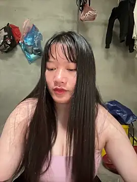 Snapshot of Suni-ii chatting on 05.16.26 Suni-ii online show from 05.16.26