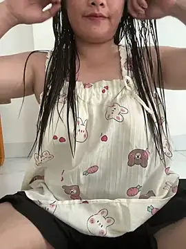 Snapshot of Suni-ii chatting on 06.19.26 Suni-ii online show from 06.19.26
