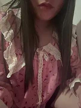 Snapshot of Suni-ii chatting on 06.20.26 Suni-ii online show from 06.20.26