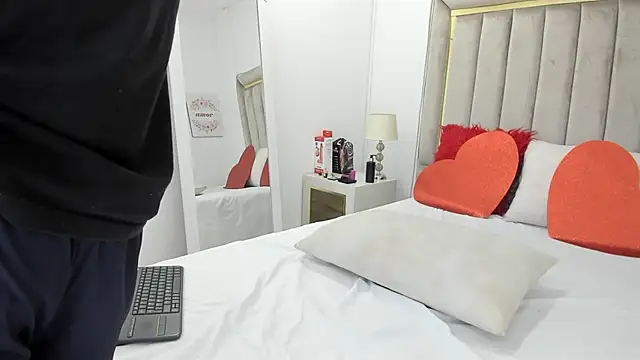 julian xx online show from 02.11.26