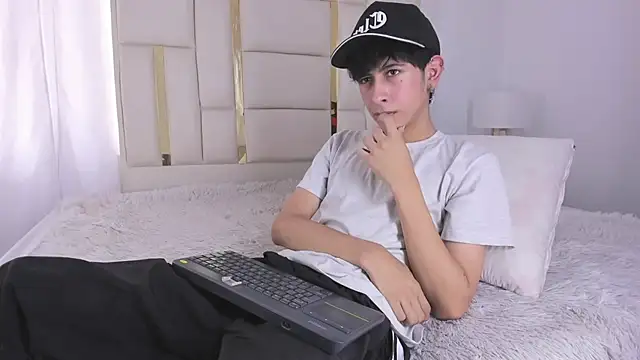 julian xx online show from 07.18.26