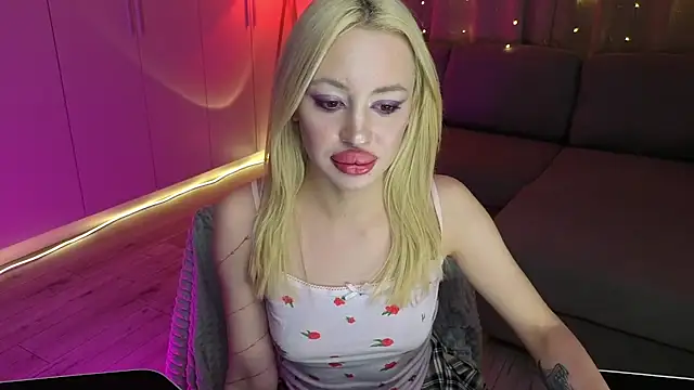 Luna Beverly online show from 01.17.26